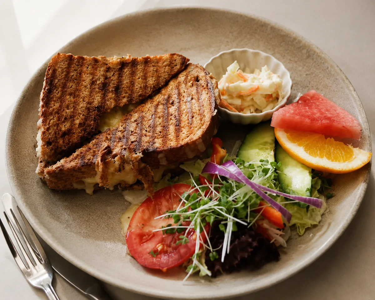 Cafe Nikoletta Toastie lunch